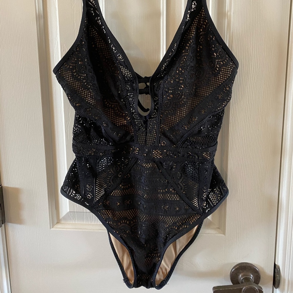 Becca colorplay black one piece swimsuit